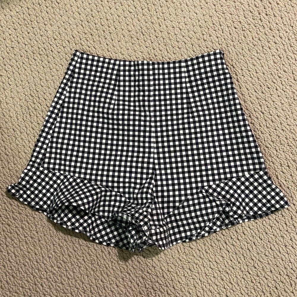 Zara Shorts - Picture 1 of 2
